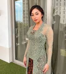 Kebaya berwarna hijau mint adalah pilihan yang tepat jika kamu ingin membawa aura kesegaran ke dalam acaramu. Kebaya Warna Hijau Mint Daftar Harga Kebaya Bianca Hijau Mint Bulan Juli 2021 Bagi Yang Baru Bergabung Selamat Datang Di Channel Saya Jangan Lupa Subscribe Coment Like Serta Click Tombol