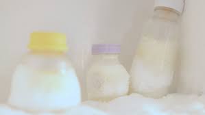 medela tips for pumping breastmilk packing freezing