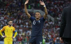 L'equipe de france va tenter de devenir championne d'europe dans quelques mois lors de l'euro. Equipe De France Pour L Euro 2020 Un Maillot En Hommage A France 98 Le Parisien