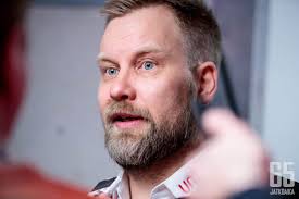 Karpat page) and competitions pages (nhl, shl and more than 5000 competitions from 30+ sports around the world) on. Mikko Manner Minulla Oli Liikaa Tunnetta Mukana Valmentamisen Laatu Varmaan Karsi Liiga 20 04 2019 Haastattelut Jatkoaika Com Kaikki Jaakiekosta