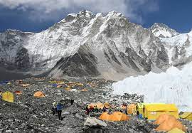 It Was Like A Zoo Death On An Unruly Overcrowded Everest The New York Times