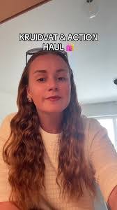 Daisy Pullen's Instagram, Twitter & Facebook