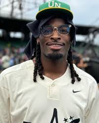 Great to see Najee Harris at Rickwood Field Wednesday night! I've been  blessed to cover hundreds of Alabama and Auburn players in my career, and  Najee is one of my favorites. Be