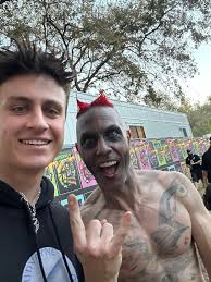 Something fun to do! Come see my favorite musician Mudbone (chris) with the  band Thunder Bayou they do rock and country covers. It's wonderful. 5$  cover ain't nothing for a full live