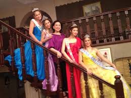 As they interact, they face the feelings and issues they have kept. Barely Sane Reviews Movie Review Four Sisters And A Wedding 2013