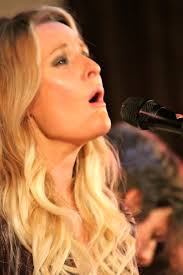 Elizabeth Cook close sing