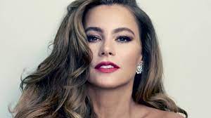 Sofia Vergara Goes Topless For Vanity Fair I Wish I Had Fake Boobs Entertainment Tonight