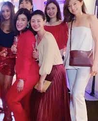 Zhao li ying, who also goes by the name zanilia zhao, is a chinese actress. ä¸æèçå¤§s èååªéç©åæ¡è¢«æèæ å¥¹