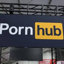 كنديون يطالبون بحظر موقع Pornhub الإباحي في أميركا معتبرين أنه سلاح كندا  النووي ضد ترامب