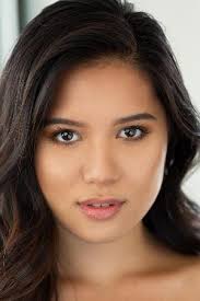 Otro amor fuera de tiempo (2025)