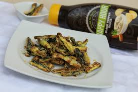 Olio irrorate gli stick di zucchine con un filo d'olio e mescolate bene, affinché i bastoncini si condiscano per bene. Bastoncini Di Zucchine Croccanti La Cucina Di Regine