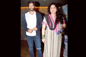 The enforcement directorate (ed) has summoned maharashtra navnirman sena (mns) party chief raj thackeray and unmesh joshi, son of former state chief minister and shiv sena leader manohar. Raj Thackeray S Son Amit And Sachin Tendulkar S Daughter Sara Catch The Screening Of Dil Dhadakne Do