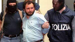Sono trascorsi 29 anni da quel giorno, ma né falcone, né la moglie, né i ragazzi della scorta potranno mentre maria falcone, sorella del giudice falcone, dopo la notizia della scarcerazione di brusca, ha dopo 25 anni di carcere, il boss mafioso giovanni brusca torna libero. Hshpshzrczhoam