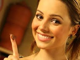 Primeiro álbum-solo de Sandy sai em março pela gravadora Universal Music