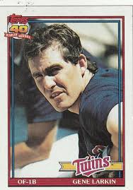 FREE SHIPPING-MINT-1991 Topps Gene Larkin #102 TWINS-40 YEARS OF BASEBALL