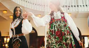 The national costume of norway is called bunad. Dame Bunad Norsk Flid Nettbutikk Og Bunader