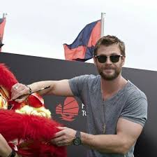 Pin By Holly Bufkin On Chris Hemsworth Chris Hemsworth Chris Hemsworth Thor Hemsworth