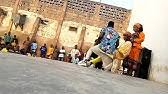 Ana mata shari'a a kotun da ba a taba ganin irin ta a duniya ba. Moussa Yaro Tare Da Yaransa Agidan Wasan Su Nuna Dan Chakatawa Kali Rawa Iya Rawa Youtube