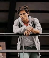 2 fue producida por lemon studios  3   4  y está protagonizada por ana valeria becerril, michael ronda , yankel stevan , zión moreno, luis curiel, samantha acuña. 80 Ideas De Control Z En 2021 Raul Leon Series De Netflix Netflix