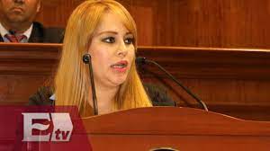 La diputada niega ser la operadora financiera de el chapo guzmán pero no niega conocer al narcotraficante.video specific description [provided by univision. Quien Es Lucero Guadalupe Sanchez La Diputada Ligada A El Chapo Hiram Hurtado Youtube