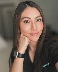 Renee Alonzo's Instagram, Twitter & Facebook