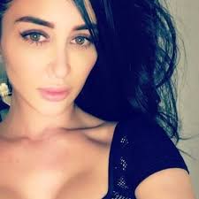 Audrey Davidson (@_panicbubbles)