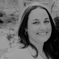 Kim Futrell's Instagram, Twitter & Facebook