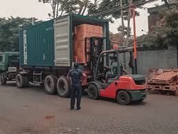 Banyak yang menawarkan jasa ekspedisi murah dengan layanan yang prima, seperti. Ekspedisi Via Container Surabaya Manokwari Lsj Logistic