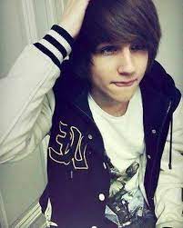 Nerd Boy Emo Hairstyles For Guys Boy Hairstyles Emo Hair
