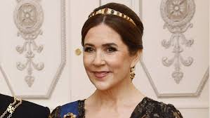 Mary di Danimarca e la tiara che non veniva sfoggiata da 140 anni per la  sua visita in Finlandia