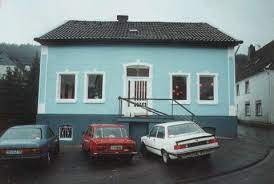 Der aus bamenohl stammende rainer vierschilling sagt: Geschichte Das Blaue Haus
