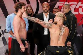 It's hard to understand how a dedicated athlete with olympic experience could come into a fight in the shape he's in. 3e7miovpyx27m