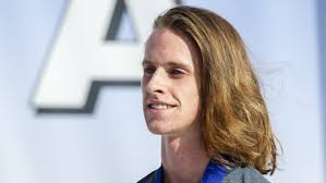 Cathedral track star and national champ Cole Hocker commits to Oregon