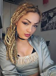 JOIN NOW FOR EXCLUSIVE ACCESS! 🖤 👩‍⚕️ As a Psychologist, Psychotherapist  and Metal singer, I've created this unique project exclusively for my  Patreon community. Starting January 1 and guiding you through to