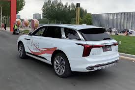 Electric motor 114 kw, electric motor 228 kw. Hongqi S Electric E Hs9 Suv Is Ready For The Streets Of China Carscoops