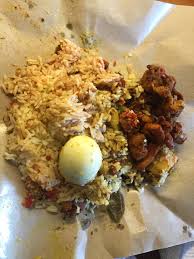 Dia berkata bahawa dia tidak menyedari seorang rakannya memuat naik video pendek berdurasi seminit itu ke laman sosial sehinggalah facebook miliknya menerima banyak mesej dan permintaan kenalan. Nasi Kak Wok Menara U Section 13 Shah Alam Selangor Chef De Cuisine