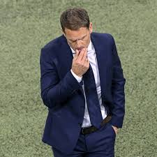17:30 edt, 20 june 2021 | up to date: Em 2021 Ex Coach De Boer Verliess Bei Drama Um Christian Eriksen Den Raum