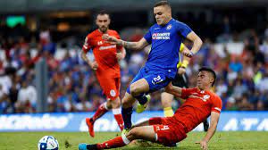Cruz azul mantendría la buena inercia que traía del clausura y se lograría meter de nueva cuenta a la final, esta vez ante el toluca. Cruz Azul Toluca 1 1 Resumen Del Partido Y Goles As Mexico
