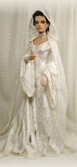 Dann solltet ihr unbedingt weiterlesen. Pin Von Eileen Harris Auf Bride Dolls Barbie Kleider Barbie Braut Schnittmuster Puppenkleidung