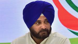 Sein vater sardar bhagwant singh war ein anständiger cricketspieler und wollte seinen sohn navjot als erstklassigen. Amarinder To Meet Navjot Singh Sidhu Over Lunch Today Sets Rumour Mills Rolling Ahead Of Punjab 2022 Polls Oneindia News