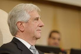 Está en su casa con su familia más el presidente electo de uruguay, luis lacalle pou, y el saliente, tabaré vázquez, viven en medio de. Viwzlhx Kwbjfm