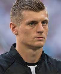 Toni kroos is a 30 years old (as of july 2021) professional footballer from germany. How To Get The Toni Kroos Hair Style Cool Men S Hair
