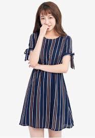 Gunakan pintu geser sumber gambar: Minder Karena Kurang Tinggi Coba Tips Dan 10 Rekomendasi Baju Untuk Orang Pendek Dari Bp Guide Ini