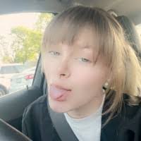 Beth Reiter's Instagram, Twitter & Facebook