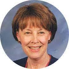 Elizabeth Gilpatrick's Instagram, Twitter & Facebook