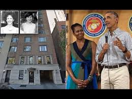 Gloria vanderbilt relaxing with her family — husband wyatt cooper and sons anderson (left) and carter — in her nyc apartment in the 1970s. The Obamas Are Set To Buy Manhattan Apartment Where Gloria Vanderbilt S Son Jumped To His Death Youtube