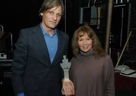 Viggo mortensen vma начал(а) читать. Viggo Mortensen Biography Photos Facts Family Kids Affairs Height And Weight 2021
