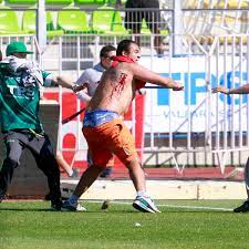 The chilean executive and judiciary are located in santiago, but congress meets mostly in nearby valparaíso. Chile Krawalle Verhindern Spiel Zwischen Colo Colo Und Santiago Wanderers