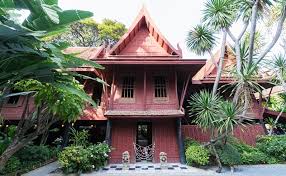 Thompson disappeared from malaysia's cameron highlands while going for a walk on sunday on friday, 24 march, they headed for the highlands to holiday at the moonlight bungalow (now the jim thompson cottage). Jim Thompson House Bangkok Seide Architektur Und Kunst