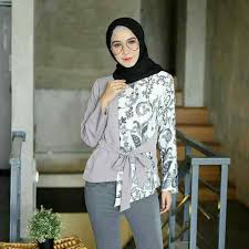 Mar 02, 2018 · ketemu lagi nih sob, pada kesempatan kali ini kami akan membagikan informasi bermanfaat seputar kumpulan tema acara yang menarik. Model Baju Batik Kombinasi Terbaru Dengan Desain Yang Modern